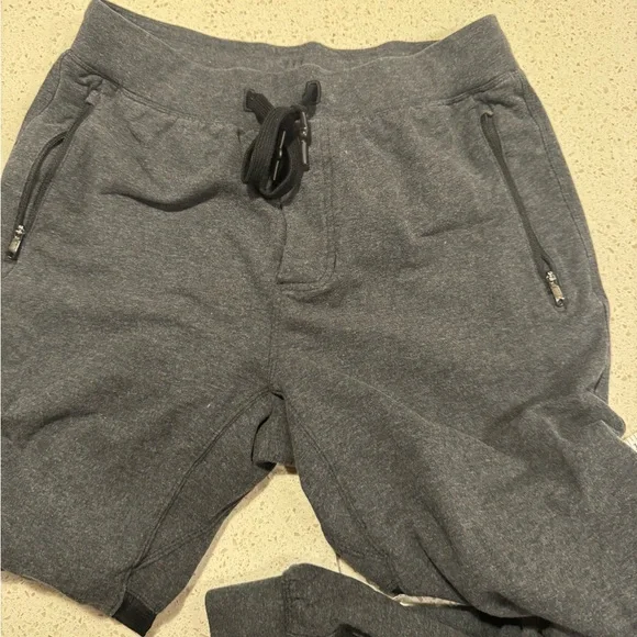 Lululemon Men Small Grey/Black Joggers tailored